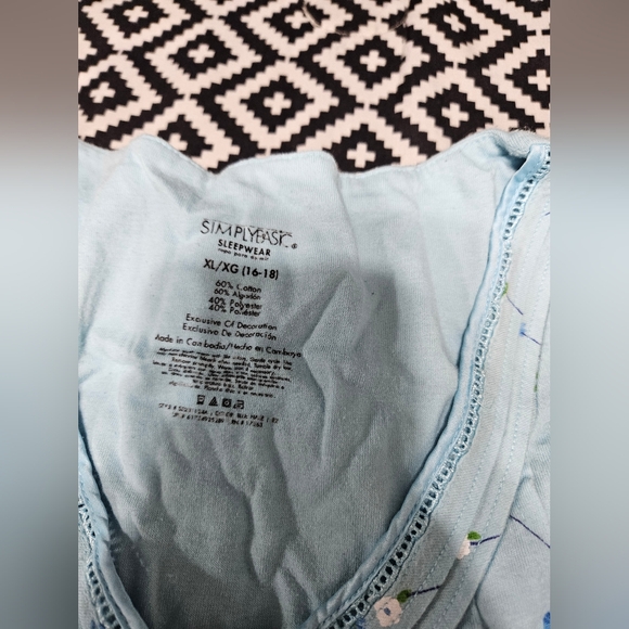 Woman's sleepwear - Picture 3 of 3